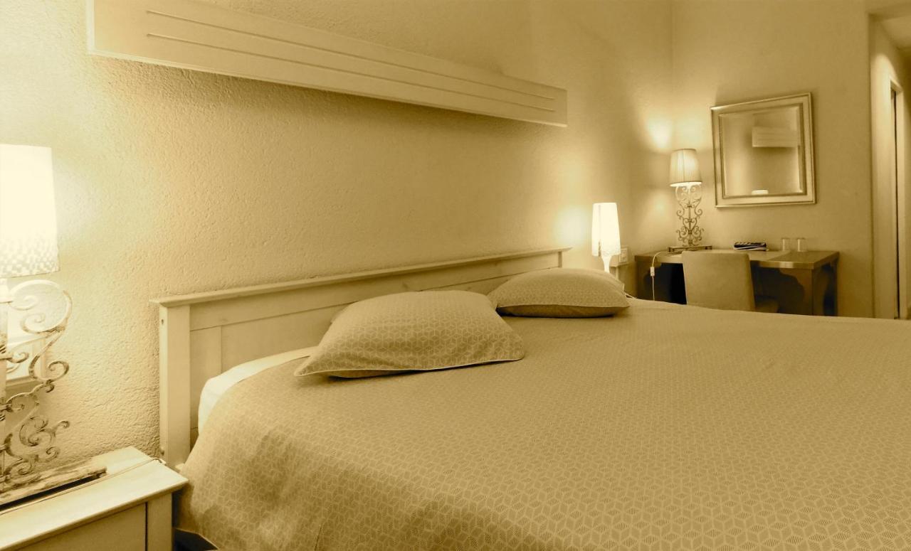 Hotel Les Arcades Ginevra Esterno foto